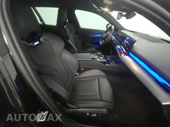 2026 BMW M5 Touring Wagon – miniatura 8
