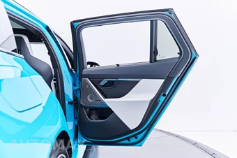 2026 BMW M5 Touring Wagon - miniatura 36
