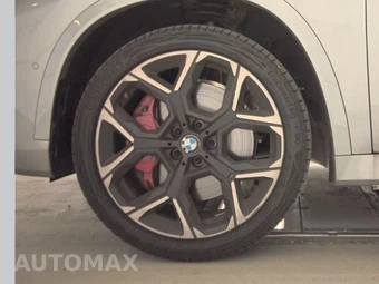 2026 BMW X1 M35i - miniatura 9