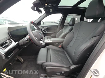 2026 BMW X1 M35i - miniatura 13