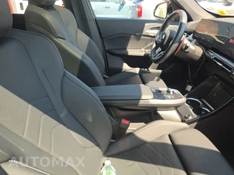 2026 BMW X1 M35i - miniatura 8