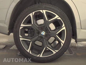 2026 BMW X1 M35i - miniatura 11