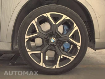 2026 BMW X1 M35i - miniatura 10