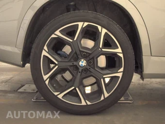2026 BMW X1 M35i - miniatura 11