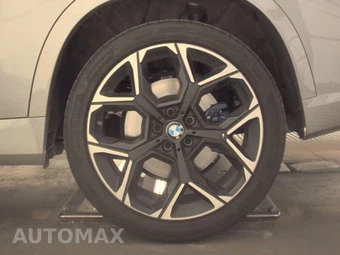 2026 BMW X1 M35i - miniatura 12