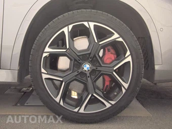 2026 BMW X1 M35i - miniatura 10