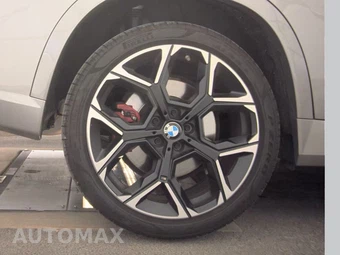 2026 BMW X1 M35i - miniatura 11