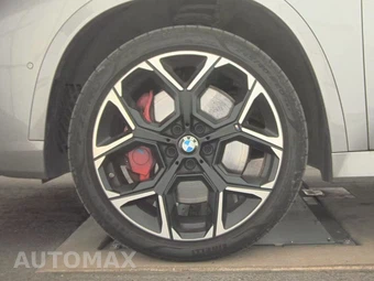 2026 BMW X1 M35i - miniatura 9