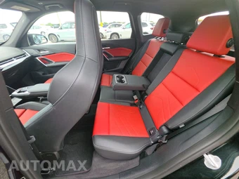 2026 BMW X1 M35i - miniatura 19