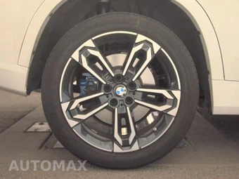 2026 BMW X1 M35i - miniatura 11