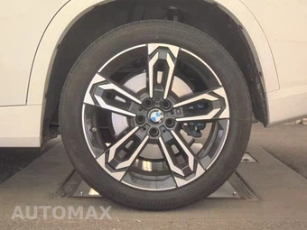 2026 BMW X1 M35i - miniatura 12