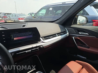 2026 BMW X1 M35i - miniatura 17