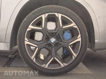 2026 BMW X1 M35i - miniatura 10