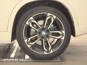 2026 BMW X1 M35i - miniatura 12