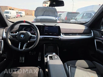2026 BMW X1 M35i - miniatura 17
