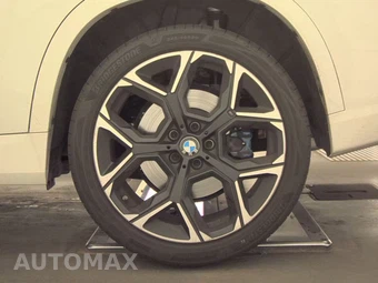 2026 BMW X1 M35i - miniatura 12