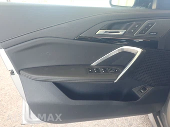 2026 BMW X1 M35i - miniatura 15