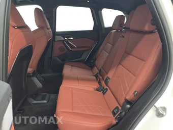 2026 BMW X1 M35i - miniatura 13