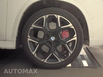 2026 BMW X1 M35i - miniatura 10