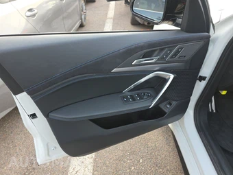 2026 BMW X1 M35i - miniatura 15
