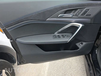 2026 BMW X1 M35i – miniatura 15
