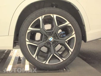 2026 BMW X1 M35i - miniatura 12