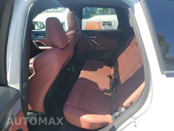 2026 BMW X1 M35i - miniatura 19
