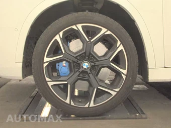 2026 BMW X1 M35i - miniatura 9