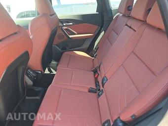 2026 BMW X1 M35i - miniatura 19