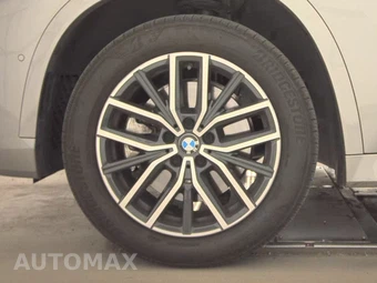 2026 BMW X1 xDrive28i M SPORT LINE - miniatura 9