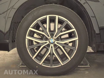 2026 BMW X1 xDrive28i M SPORT LINE - miniatura 9