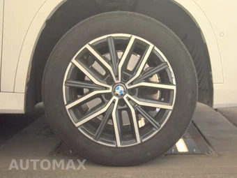 2026 BMW X1 xDrive28i M SPORT LINE - miniatura 10