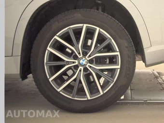 2026 BMW X1 xDrive28i M SPORT LINE - miniatura 12