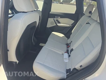 2026 BMW X1 xDrive28i - miniatura 13