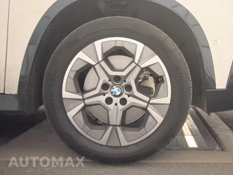 2026 BMW X1 xDrive28i - miniatura 10