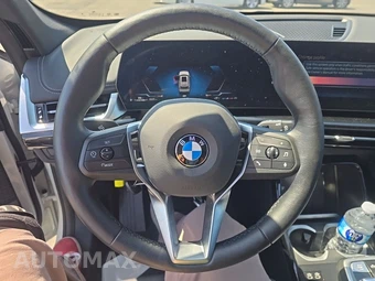2026 BMW X1 xDrive28i - miniatura 10