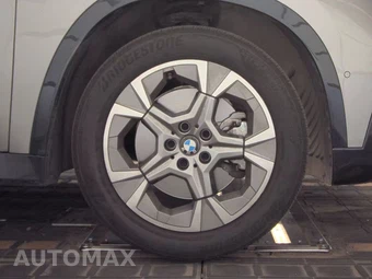 2026 BMW X1 xDrive28i - miniatura 10