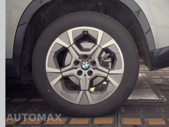 2026 BMW X1 xDrive28i - miniatura 12