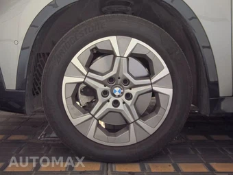 2026 BMW X1 xDrive28i - miniatura 9