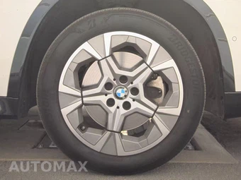 2026 BMW X1 xDrive28i - miniatura 10