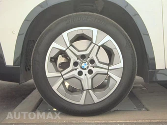 2026 BMW X1 xDrive28i - miniatura 9