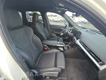 2026 BMW X1 xDrive28i - miniatura 8