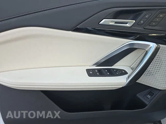 2026 BMW X1 xDrive28i – miniatura 15