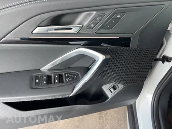 2026 BMW X1 xDrive28i - miniatura 20