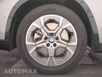 2026 BMW X1 xDrive28i - miniatura 9