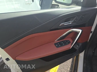 2026 BMW X1 xDrive28i – miniatura 9