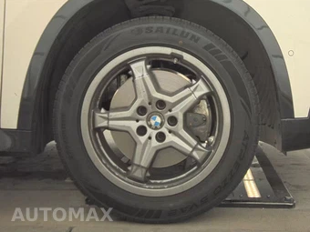 2026 BMW X1 xDrive28i - miniatura 10