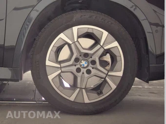 2026 BMW X1 xDrive28i - miniatura 10