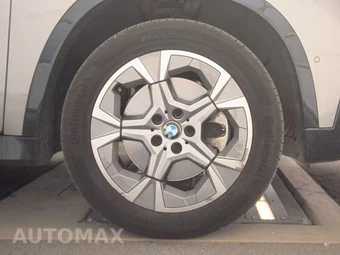 2026 BMW X1 xDrive28i - miniatura 10