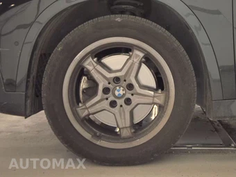 2026 BMW X1 xDrive28i - miniatura 9